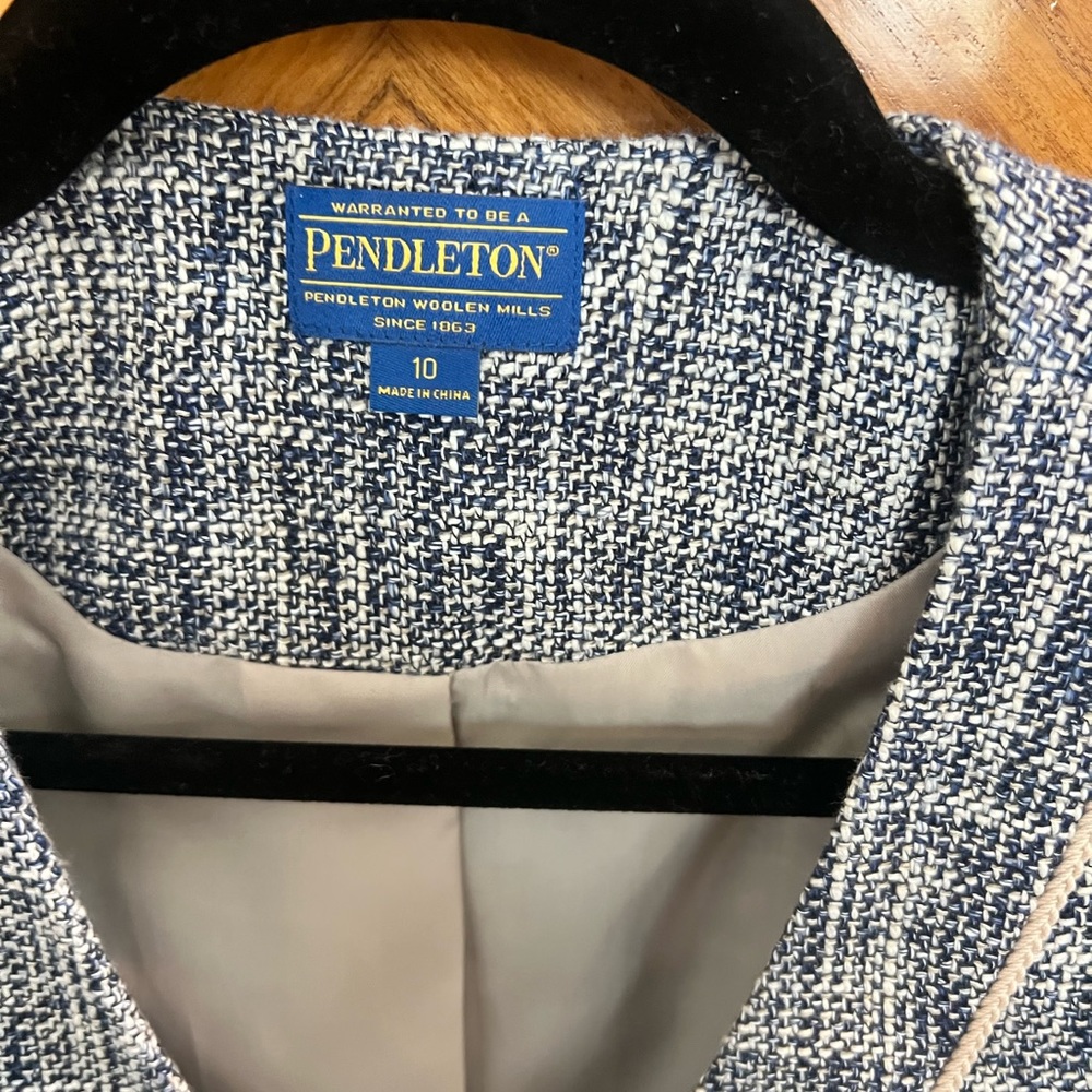 Pendleton Blazer Size 10. Navy. - image 2
